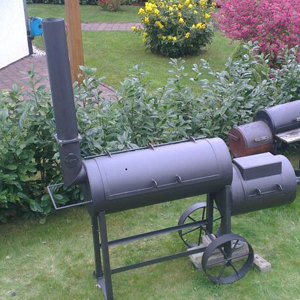 Individuell gefertigter BBQ-Smoker